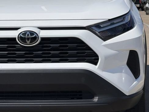 Used 2025 Toyota RAV4 XLE FWD image 9