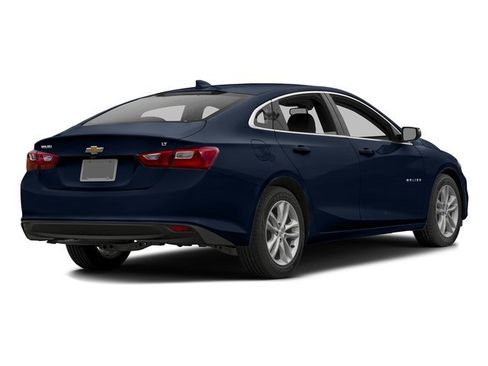 Used 2016 Chevrolet Malibu LT image 2