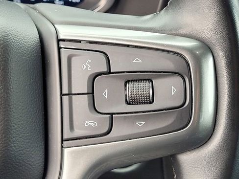 Used 2023 Chevrolet Suburban Premier image 25