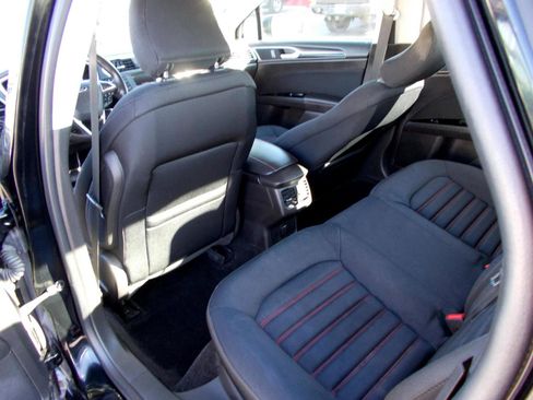 Used 2016 Ford Fusion SE w/ Equipment Group 201A image 34