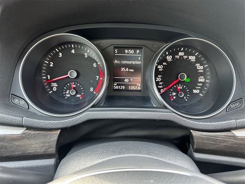 Used 2018 Volkswagen Passat 2.0T SE image 21