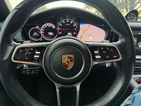 Used 2018 Porsche Panamera 4 image 12