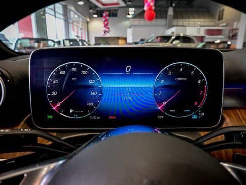 Used 2023 Mercedes-Benz C 300 4MATIC Sedan image 31