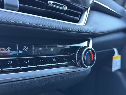 New 2026 Chevrolet Equinox LT w/ Convenience Package II image 26