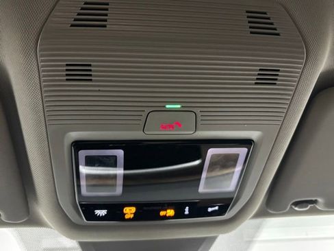 Used 2024 Volkswagen Atlas SE AWD/4WD image 31
