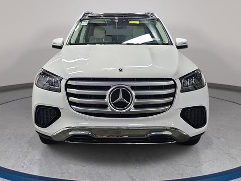 Used 2026 Mercedes-Benz GLS 450 4MATIC image 2