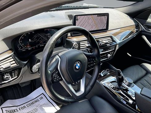 Used 2022 BMW 530i xDrive w/ Convenience Package AWD/4WD image 17