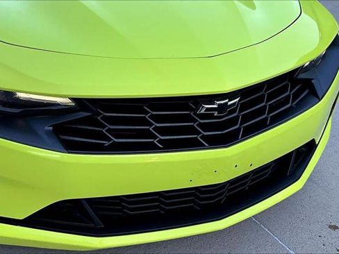 Used 2021 Chevrolet Camaro LT RWD image 31