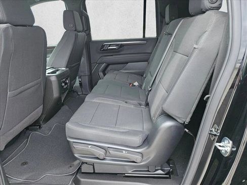 New 2026 Chevrolet Suburban LS image 9