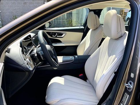 New 2026 Mercedes-Benz E 350 4MATIC Sedan image 9