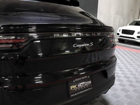 Used 2021 Porsche Cayenne S AWD/4WD image 6