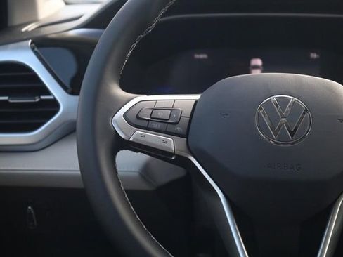 New 2026 Volkswagen Taos SE AWD/4WD image 10