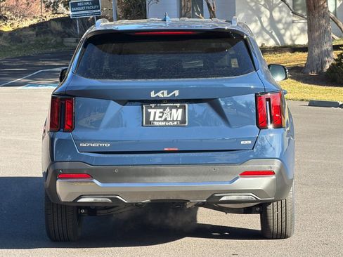 New 2026 Kia Sorento S image 5