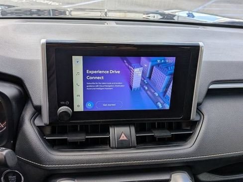 Used 2025 Toyota RAV4 XLE AWD/4WD image 19