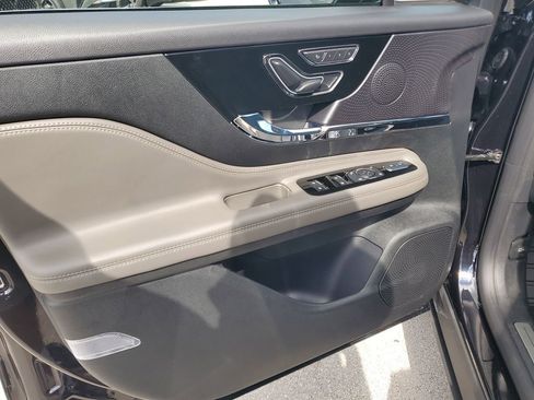New 2026 Lincoln Corsair Premiere FWD image 18