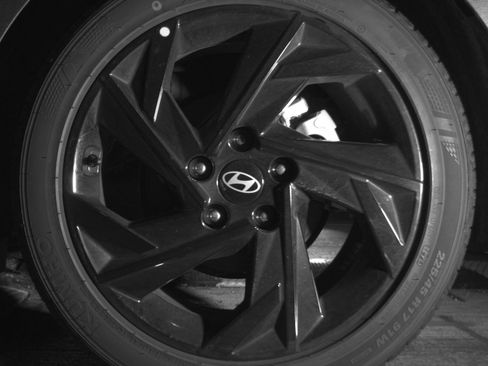 Used 2026 Hyundai Elantra Sport FWD image 17