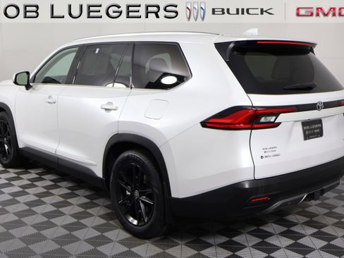 Used 2024 Toyota Grand Highlander XLE image 5