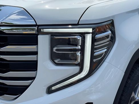New 2026 GMC Sierra 1500 SLT AWD/4WD image 3