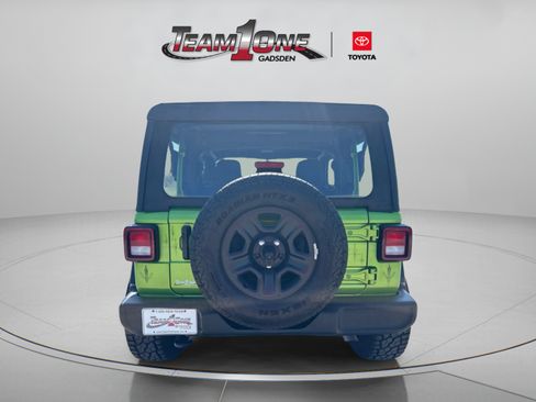 Used 2025 Jeep Wrangler Sport AWD/4WD image 9