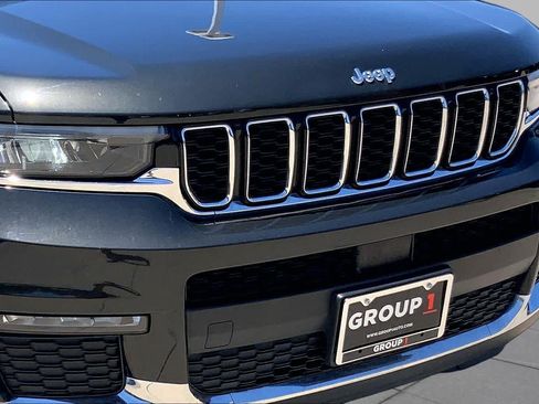 Used 2022 Jeep Grand Cherokee L Limited AWD/4WD image 30