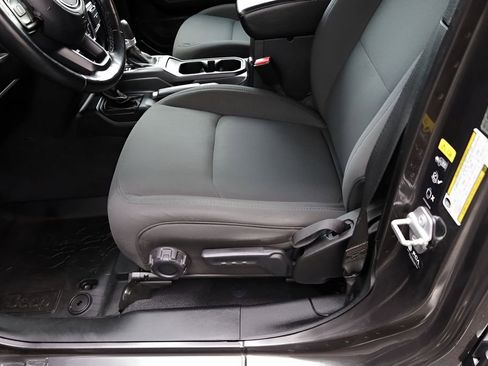 Used 2021 Jeep Gladiator Willys image 20