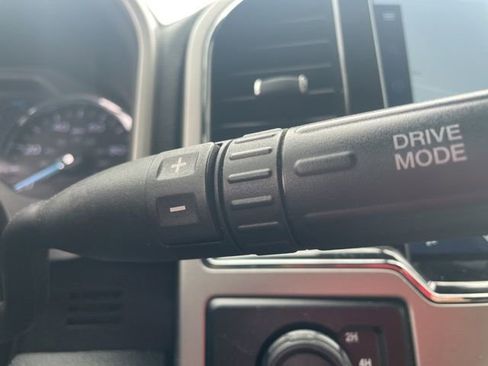 Used 2022 Ford F250 Lariat w/ Black Appearance Package AWD/4WD image 20