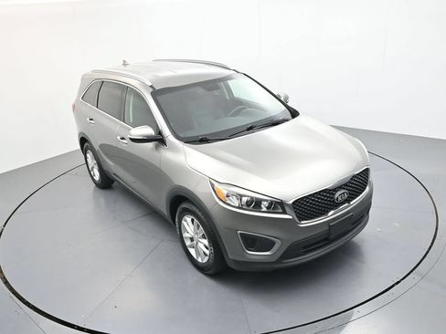 Used 2017 Kia Sorento FWD image 23