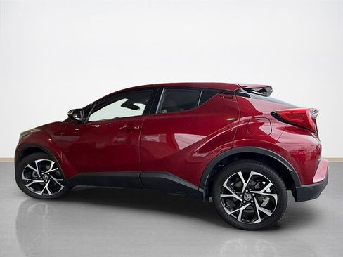 Used 2019 Toyota C-HR XLE image 7