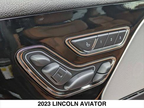 Used 2023 Lincoln Aviator Black Label w/ Dynamic Handling Package AWD/4WD image 30