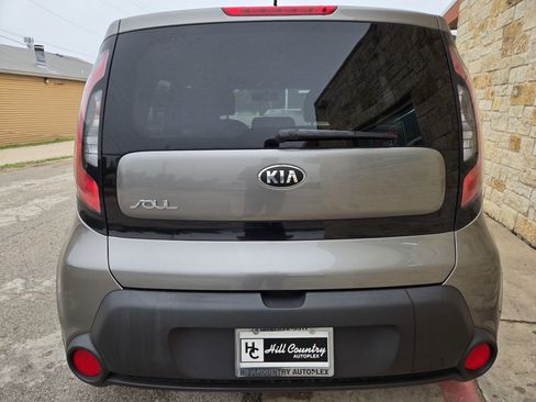 Used 2014 Kia Soul FWD image 16
