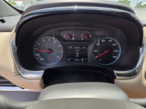 Used 2023 Chevrolet Traverse LS FWD image 33