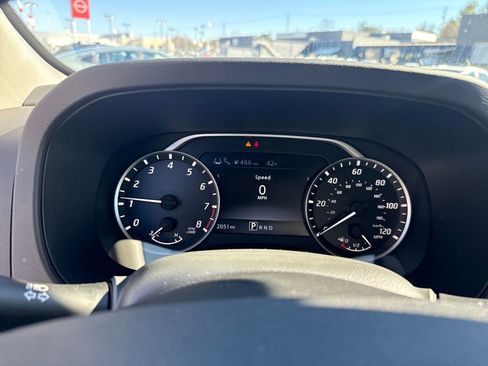 Used 2025 Nissan Frontier SV w/ SV Convenience Package image 16