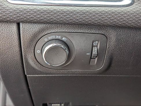 Used 2019 Chevrolet Cruze LT w/ Convenience Package FWD image 21