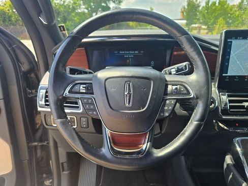 Used 2023 Lincoln Navigator L Reserve AWD/4WD image 30