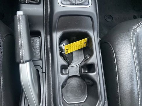 Used 2022 Jeep Wrangler Unlimited Sahara image 29