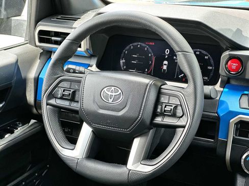 Used 2025 Toyota Tacoma TRD Sport AWD/4WD image 27