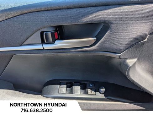 Used 2025 Toyota Camry LE AWD/4WD image 27
