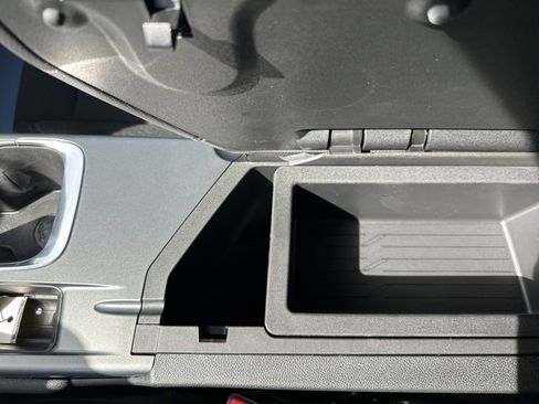 New 2026 Chevrolet Equinox EV LT image 37