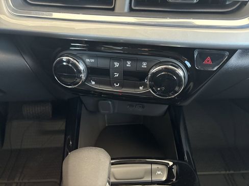 New 2026 Chevrolet Trax LT image 18