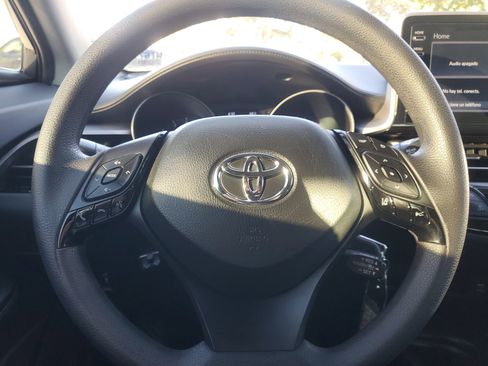 Used 2020 Toyota C-HR LE image 20