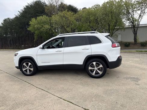 Used 2021 Jeep Cherokee Limited image 7
