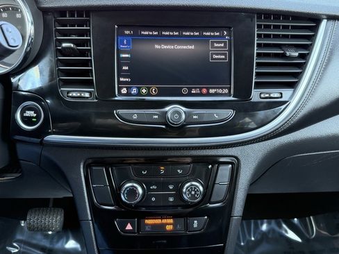 Used 2021 Buick Encore Preferred image 31