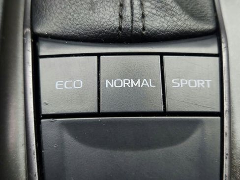 Used 2023 Toyota Camry SE w/ Convenience Package image 33