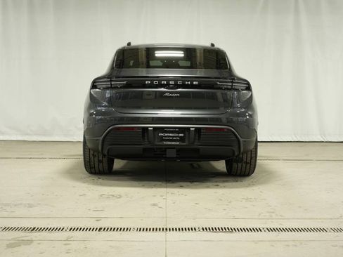 Used 2025 Porsche Macan Electric image 6