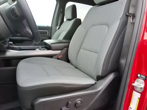 Used 2023 RAM 1500 Big Horn AWD/4WD image 12