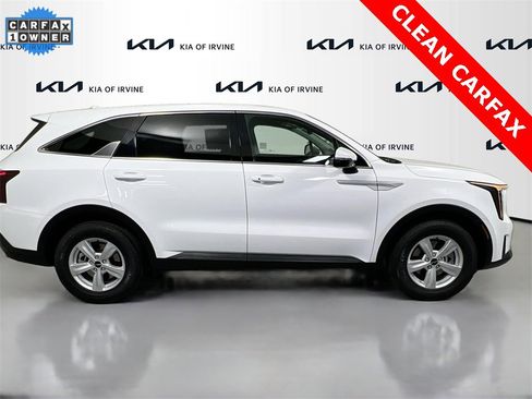 Certified 2024 Kia Sorento LX image 10