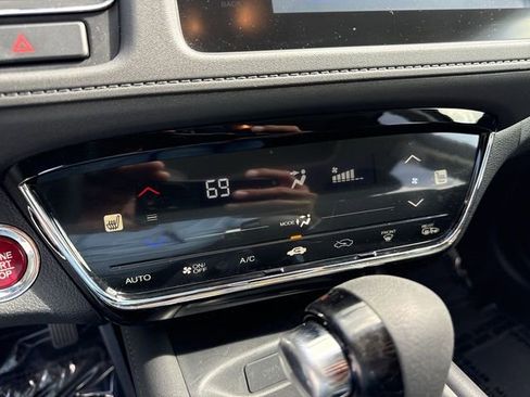 Used 2018 Honda HR-V EX image 19
