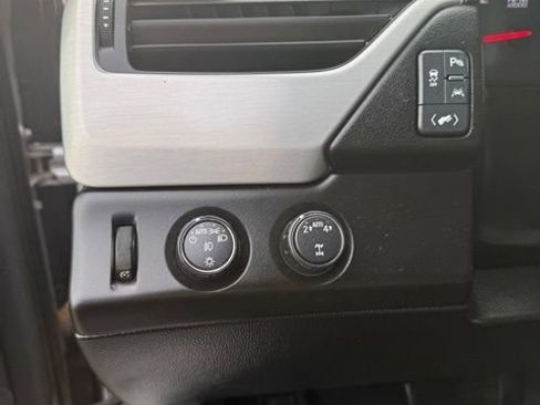 Used 2017 GMC Yukon XL SLT AWD/4WD image 17