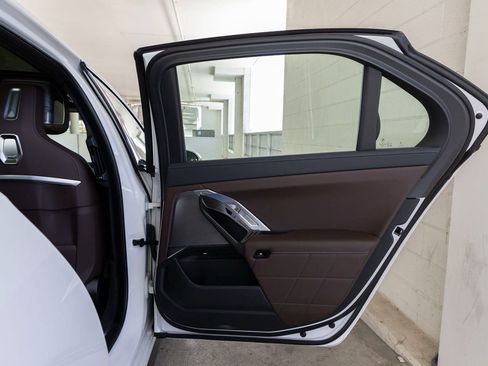 New 2026 BMW 750e xDrive image 26