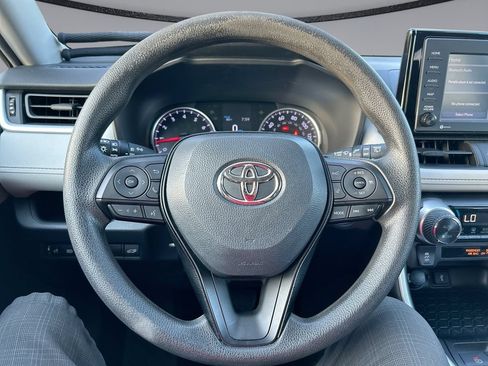 Used 2021 Toyota RAV4 XLE w/ Convenience Package FWD image 15